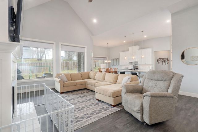 129 N Glengary Drive, Nixa, MO 65714