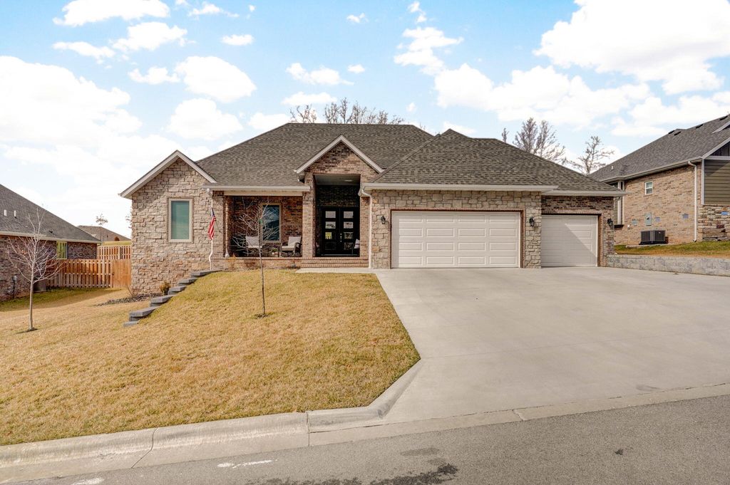 129 N Glengary Drive, Nixa, MO 65714