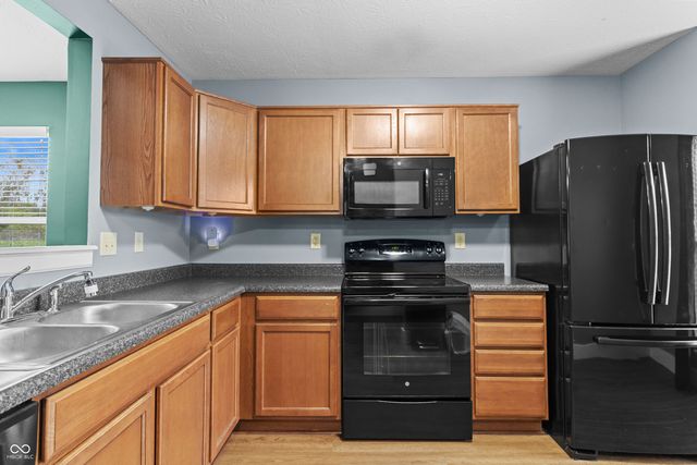 8372 Sotheby Drive, Indianapolis, IN 46239