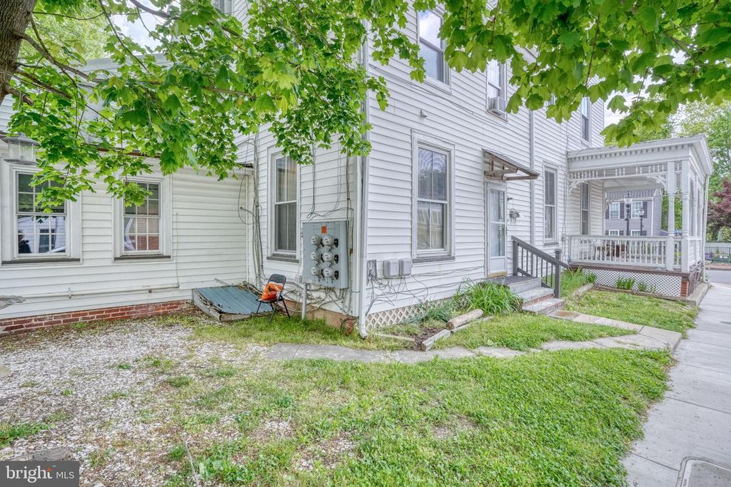 Image 15 of property listing at 133 S MAIN ST, Smyrna, DE 19977
