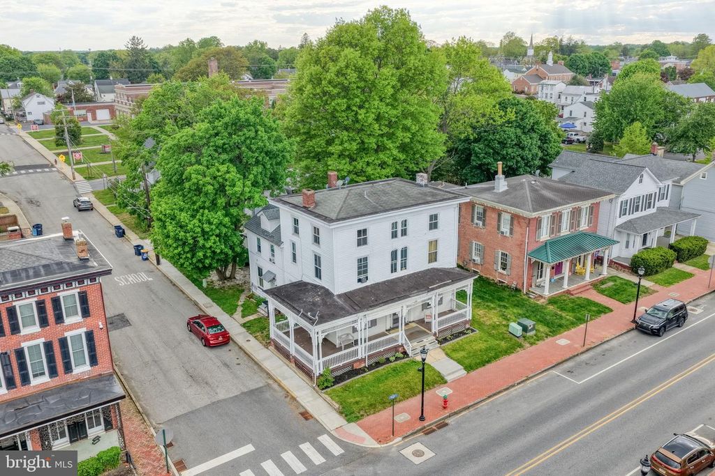 Image 3 of property listing at 133 S MAIN ST, Smyrna, DE 19977