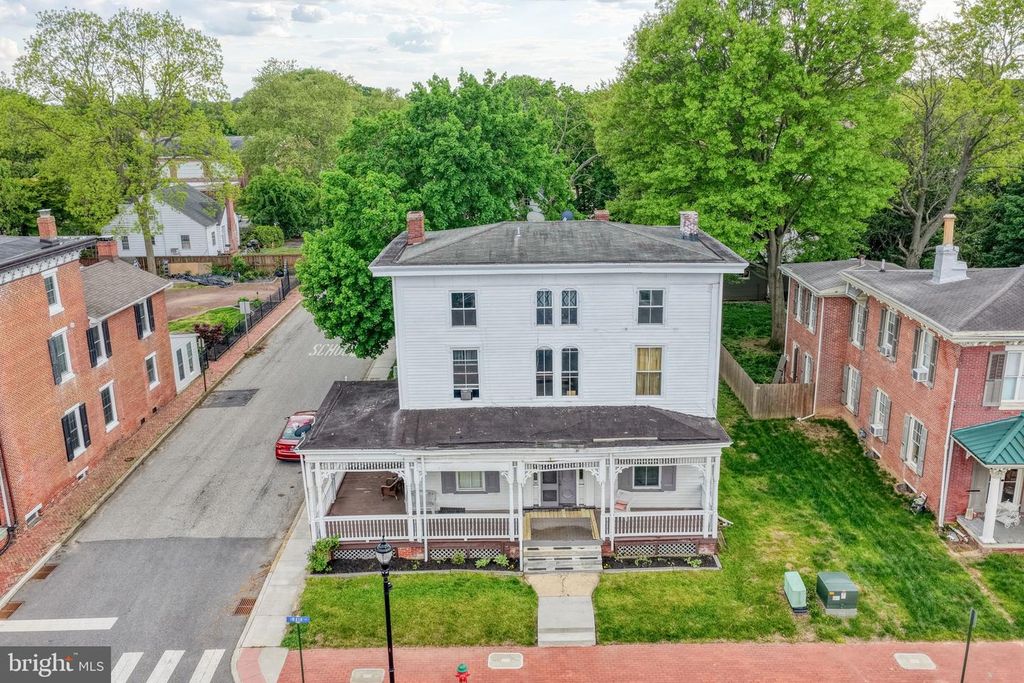 Image 4 of property listing at 133 S MAIN ST, Smyrna, DE 19977
