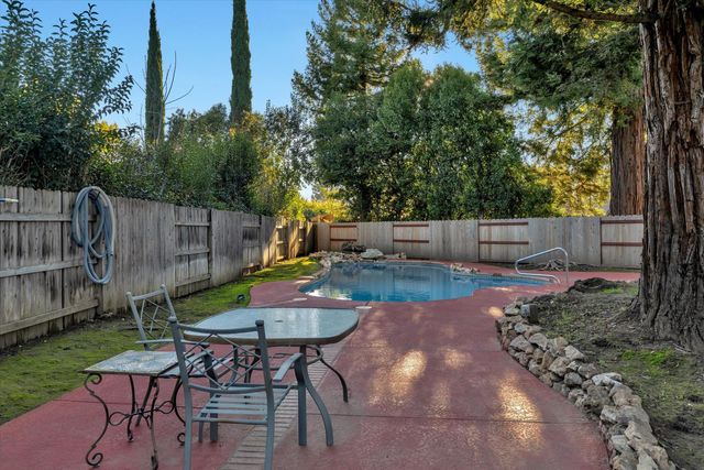 757 Hillgrove Ct, Chico, CA 95926