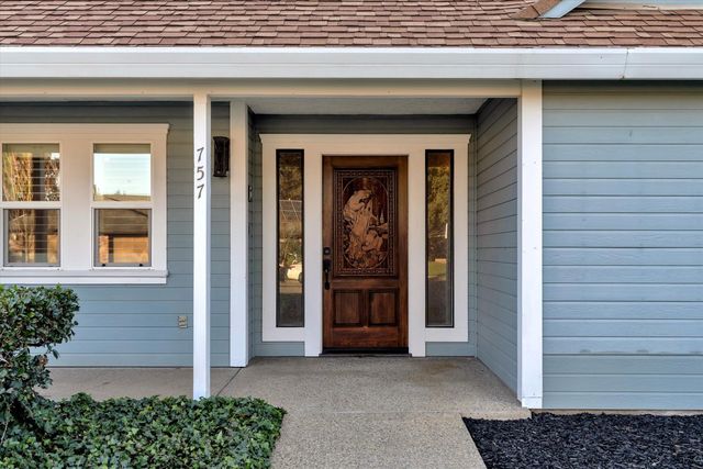 757 Hillgrove Ct, Chico, CA 95926