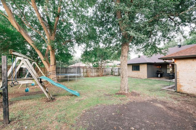 2409 Green Oaks Street, Denton, TX 76209