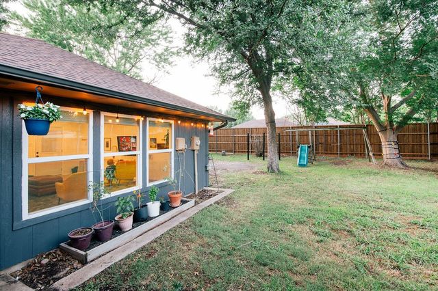 2409 Green Oaks Street, Denton, TX 76209