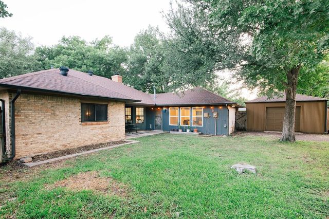 2409 Green Oaks Street, Denton, TX 76209