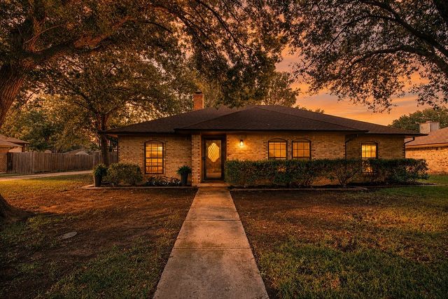 2409 Green Oaks Street, Denton, TX 76209