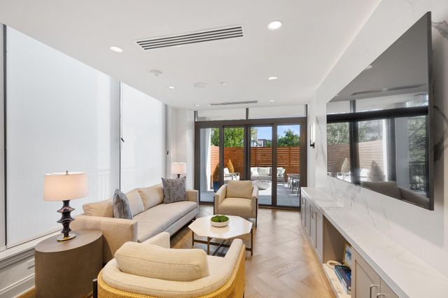 2323 W Main Street 703, Houston, TX 77098