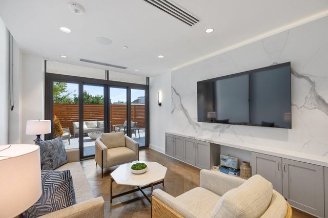 2323 W Main Street 703, Houston, TX 77098