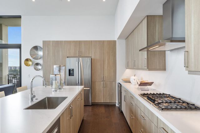 2323 W Main Street 703, Houston, TX 77098