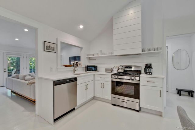 3670 Rocky Point Road, East Marion, NY 11939
