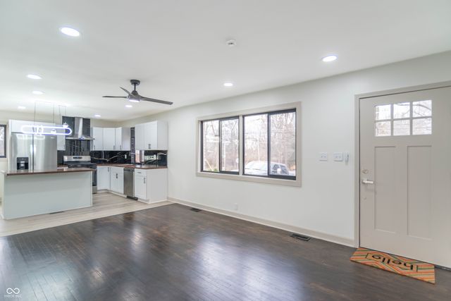 59 E Greencastle Road, Mooresville, IN 46158