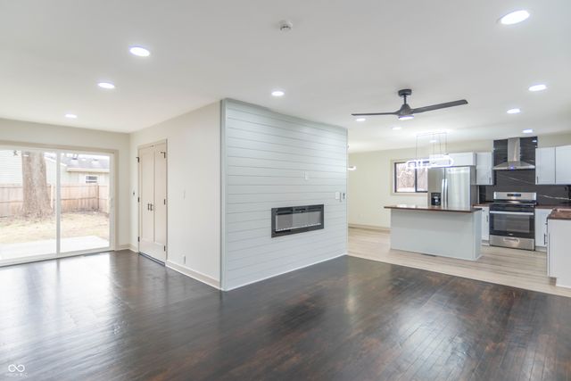 59 E Greencastle Road, Mooresville, IN 46158