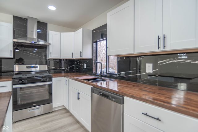 59 E Greencastle Road, Mooresville, IN 46158