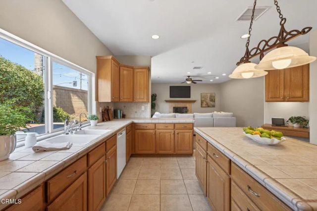 424 Roosevelt Court, Ventura, CA 93003