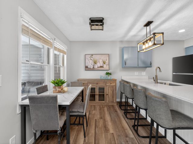 700 S Lakeside Dr Apt 6, Syracuse, IN 46567