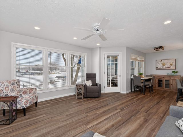 700 S Lakeside Dr Apt 6, Syracuse, IN 46567