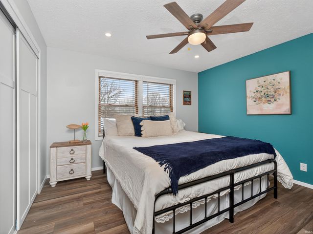 700 S Lakeside Dr Apt 6, Syracuse, IN 46567