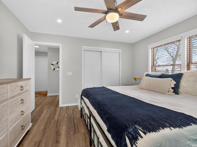 700 S Lakeside Dr Apt 6, Syracuse, IN 46567