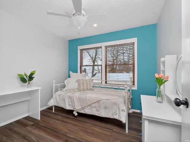 700 S Lakeside Dr Apt 6, Syracuse, IN 46567