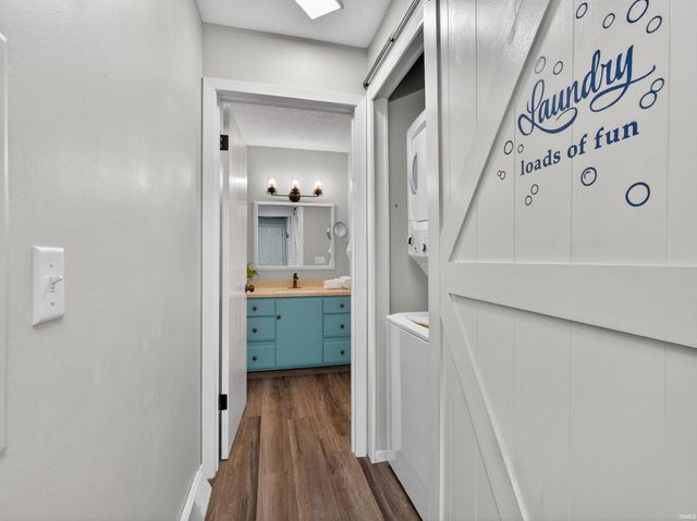 700 S Lakeside Dr Apt 6, Syracuse, IN 46567