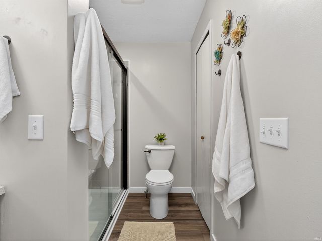 700 S Lakeside Dr Apt 6, Syracuse, IN 46567