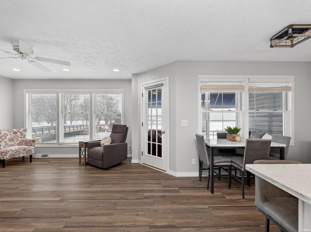 700 S Lakeside Dr Apt 6, Syracuse, IN 46567