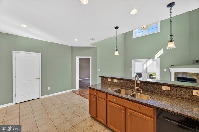 20562 ROSEWOOD MANOR SQ, Ashburn, VA 20147