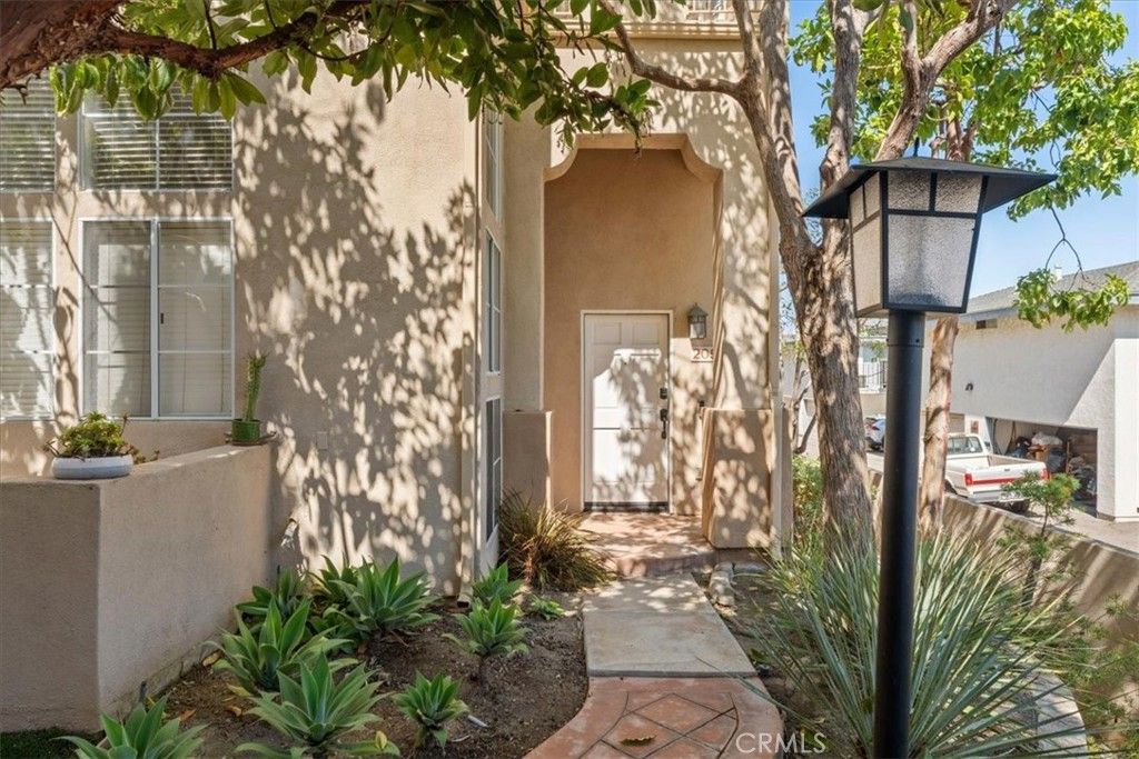 8310 Atlanta 205, Huntington Beach, CA 92646 — exterior