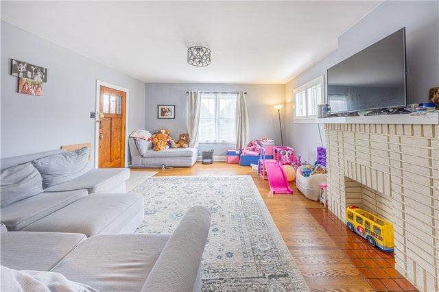 190 Dixon Blvd, South Union Twp, PA 15401