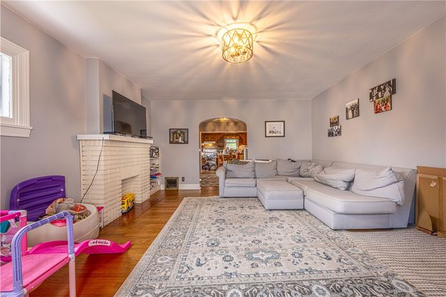 190 Dixon Blvd, South Union Twp, PA 15401