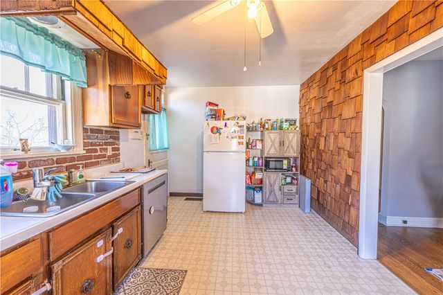 190 Dixon Blvd, South Union Twp, PA 15401