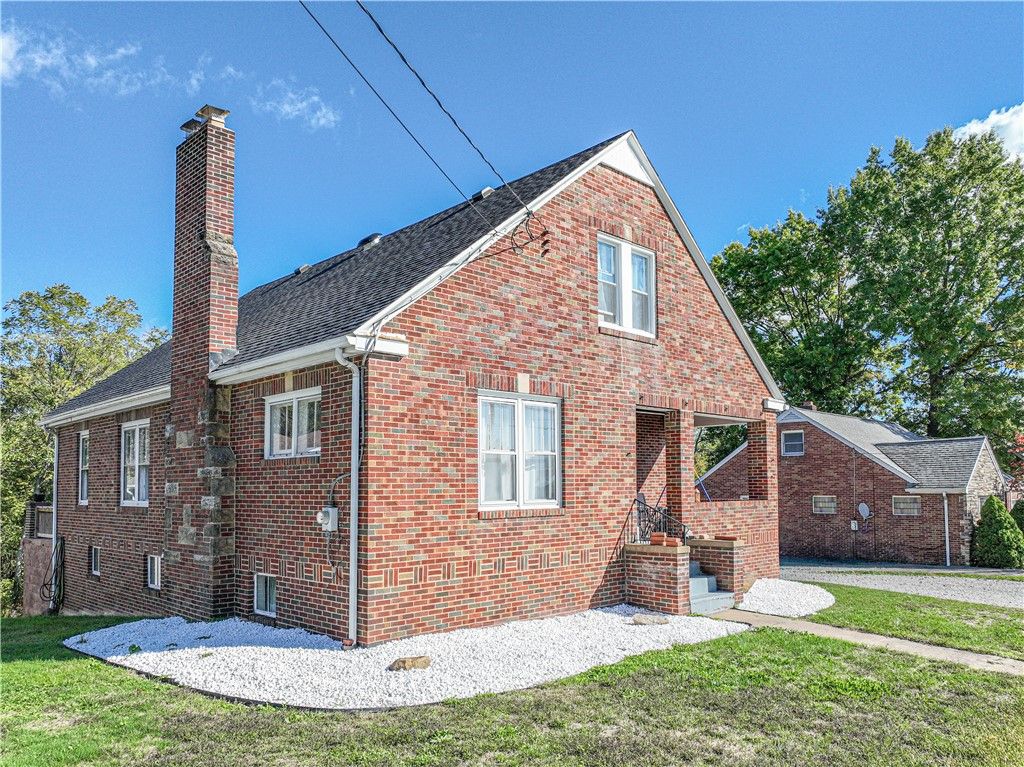 190 Dixon Blvd, South Union Twp, PA 15401