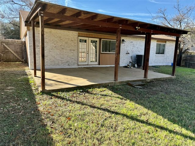 6603 Blackberry Drive, Arlington, TX 76016