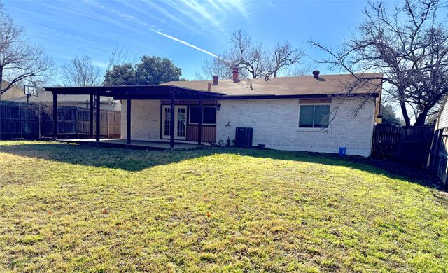 6603 Blackberry Drive, Arlington, TX 76016