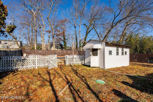 215 Sunset Lane, Howell, NJ 07731