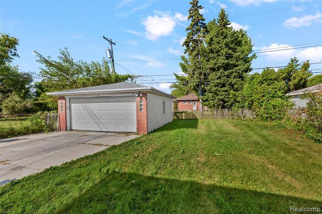 24821 Almond Avenue, Eastpointe, MI 48021