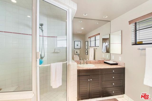 3200 Primera Avenue, Los Angeles, CA 90068