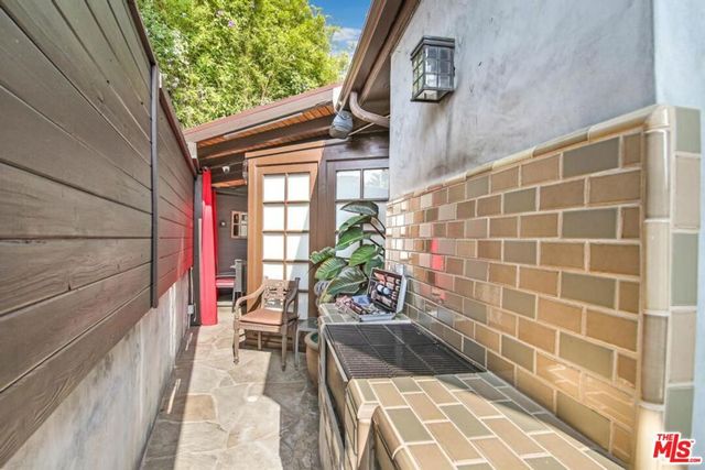 3200 Primera Avenue, Los Angeles, CA 90068