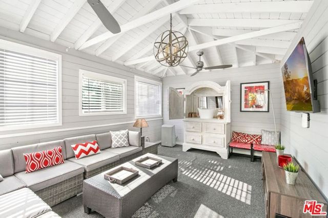 3200 Primera Avenue, Los Angeles, CA 90068