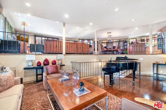 3200 Primera Avenue, Los Angeles, CA 90068