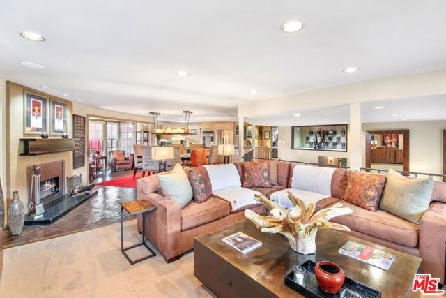 3200 Primera Avenue, Los Angeles, CA 90068