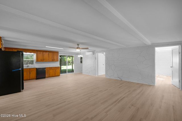 413-421 Buds Lane, Hampstead, NC 28443