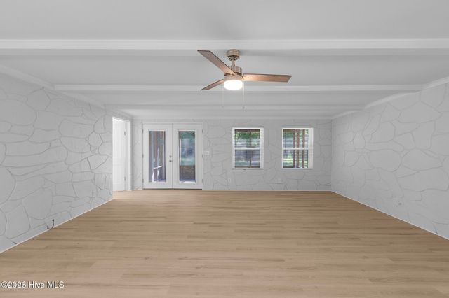 413-421 Buds Lane, Hampstead, NC 28443