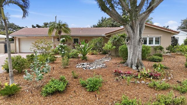 3504 BROOKLINE DRIVE, Sarasota, FL 34239