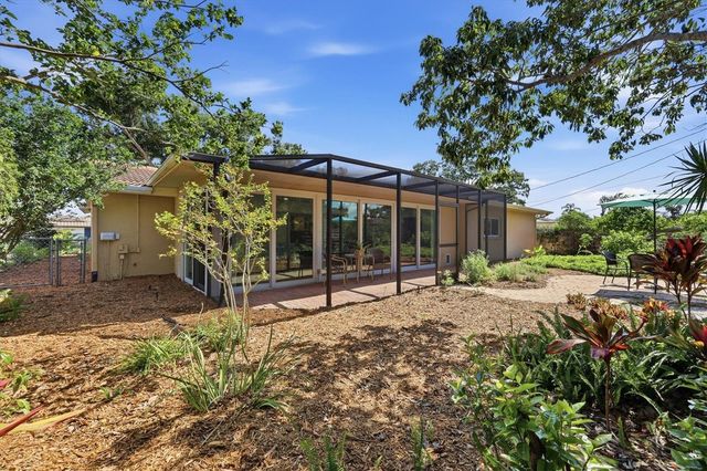 3504 BROOKLINE DRIVE, Sarasota, FL 34239