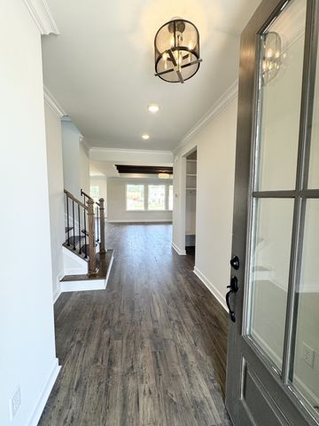 1933 Hildebrand Lane, Columbia, TN 38401
