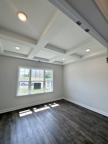 1933 Hildebrand Lane, Columbia, TN 38401