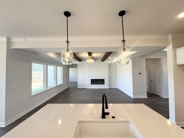1933 Hildebrand Lane, Columbia, TN 38401